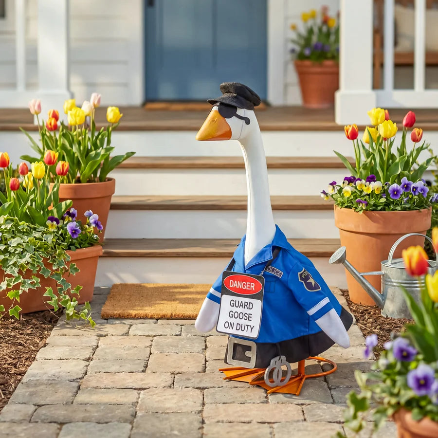EE Porch Goose Oufit - Police